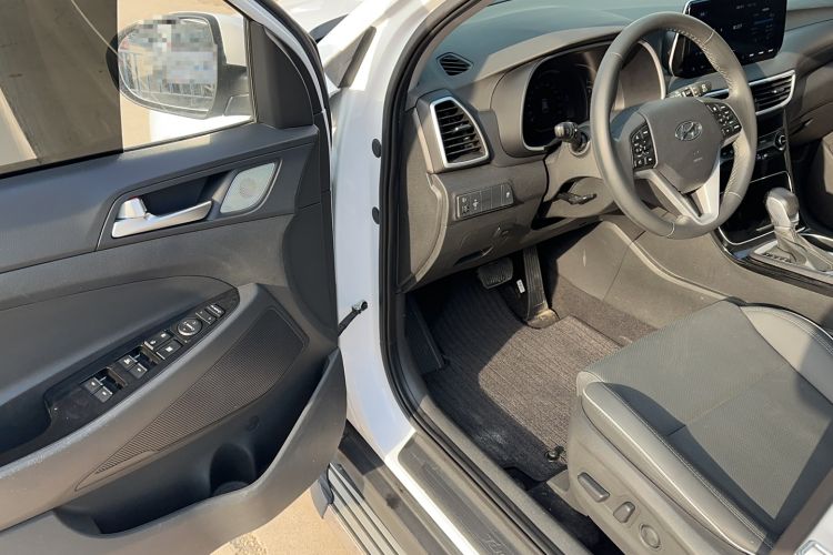 Used Hyundai Tucson 2020 280TGDi Two-Wheel-Drive GLS Fashion Edition China VI Standard Interior 2