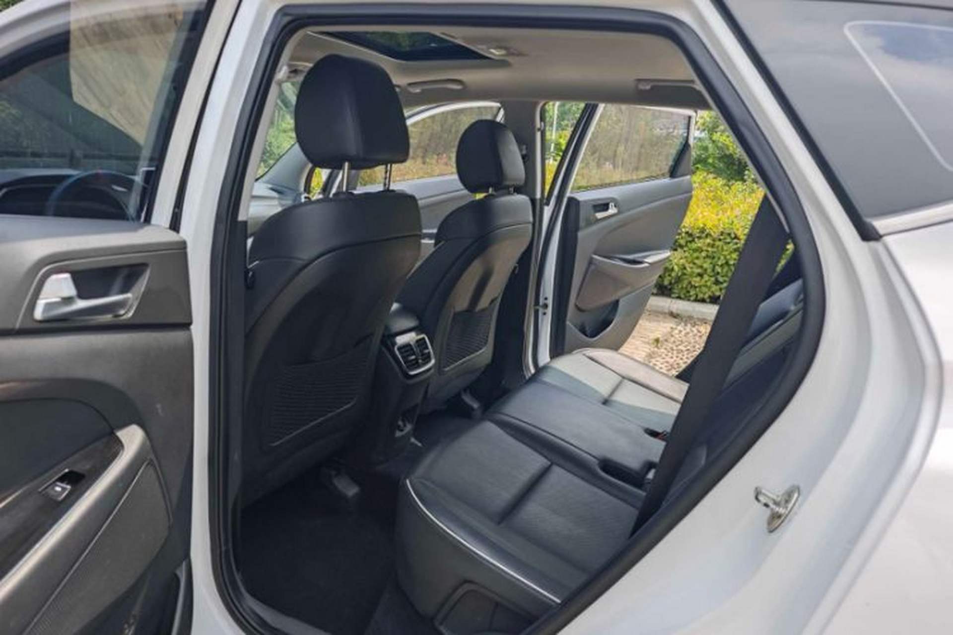 Used Hyundai Tucson 2020 280TGDi Two-Wheel-Drive GLS Smart Connectivity Version China VI Standard Interior 5