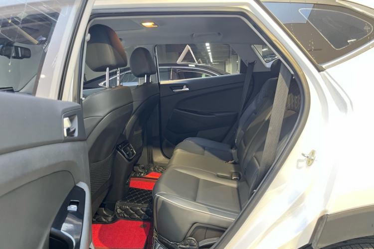 Used Hyundai Tucson 2020 280TGDi Two-Wheel-Drive GLS Smart Connectivity Version China VI Standard Interior 5