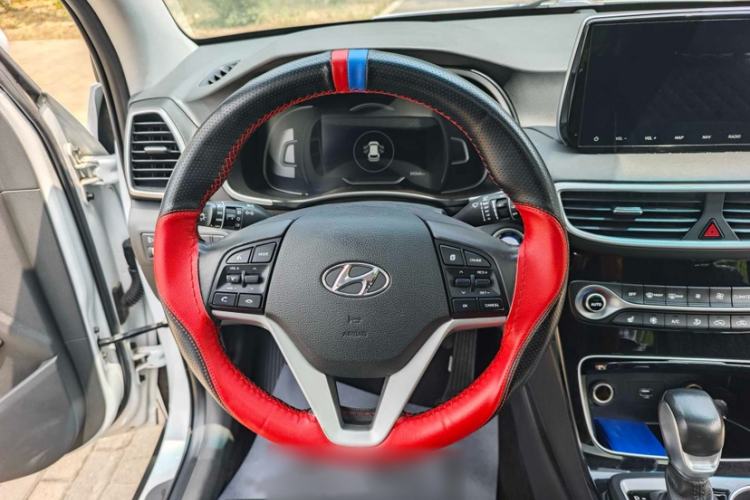Used Hyundai Tucson 2020 280TGDi Two-Wheel-Drive GLS Smart Connectivity Version China VI Standard Interior 6