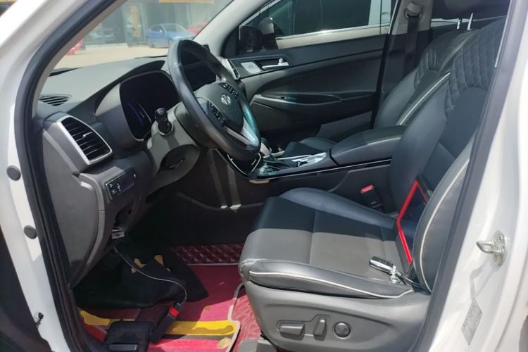 Used Hyundai Tucson 2020 280TGDi Two-Wheel-Drive GLS Fashion Edition China VI Standard Left Front Seat