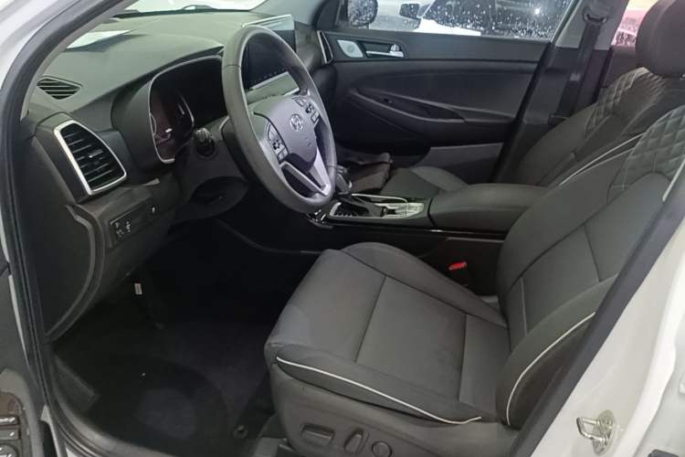 Used Hyundai Tucson 2020 280TGDi Two-Wheel-Drive GLS Fashion Edition China VI Standard Left Front Seat