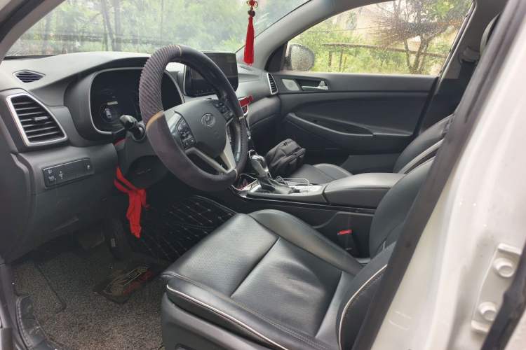 Used Hyundai Tucson 2020 280TGDi Dual-Clutch Two-Wheel Drive Fashion Edition China V Standard Left Front Seat