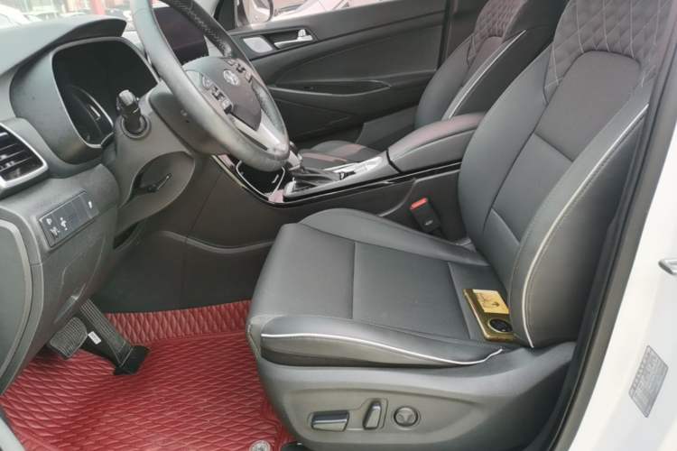 Used Hyundai Tucson 2020 280TGDi Two-Wheel-Drive GLS Fashion Edition China VI Standard Left Front Seat
