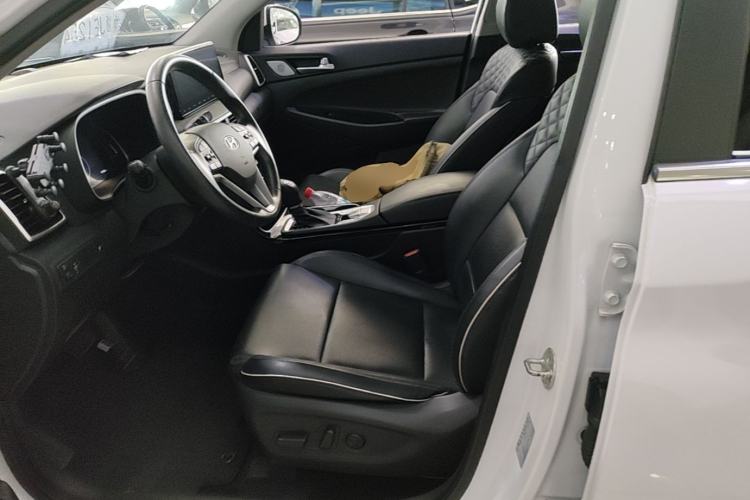 Used Hyundai Tucson 2020 280TGDi Two-Wheel-Drive GLS Fashion Edition China VI Standard Left Front Seat