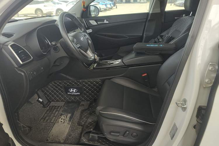 Used Hyundai Tucson 2020 280TGDi Two-Wheel-Drive GLS Fashion Edition China VI Standard Left Front Seat
