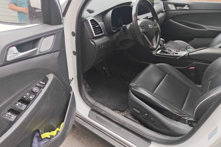 Used Hyundai Tucson 2020 280TGDi Two-Wheel-Drive GLS Fashion Edition China VI Standard Left Front Seat