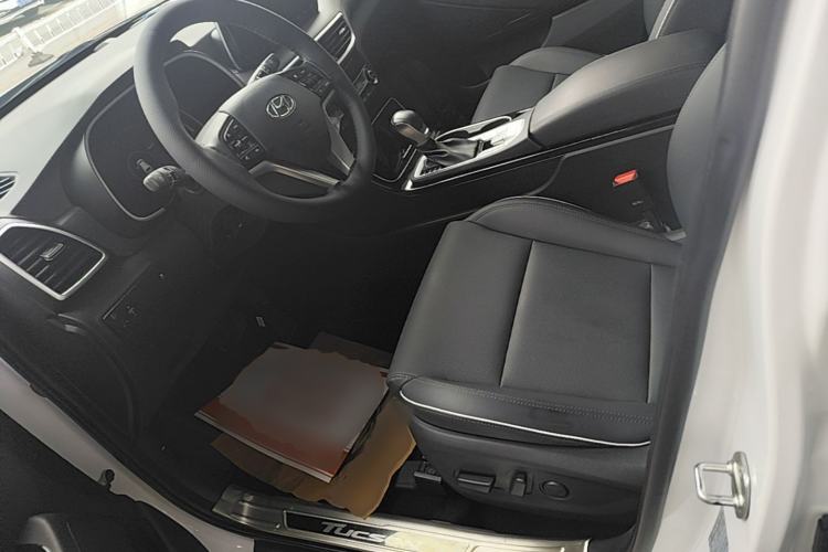 Used Hyundai Tucson 2020 280TGDi Two-Wheel-Drive GLS Fashion Edition China VI Standard Left Front Seat