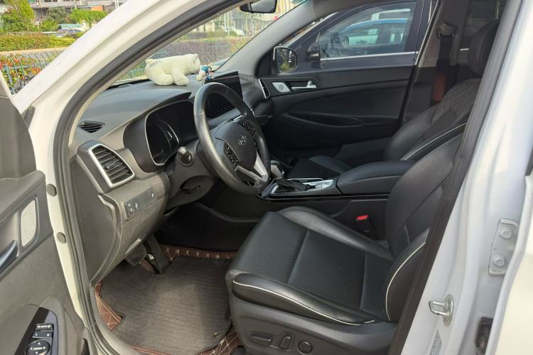 Used Hyundai Tucson 2020 280TGDi Two-Wheel-Drive GLS Fashion Edition China VI Standard Left Front Seat