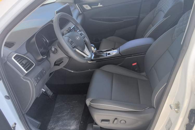 Used Hyundai Tucson 2020 280TGDi Two-Wheel-Drive GLS Fashion Edition China VI Standard Left Front Seat
