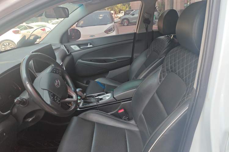 Used Hyundai Tucson 2020 280TGDi Two-Wheel-Drive GLS Fashion Edition China VI Standard Left Front Seat