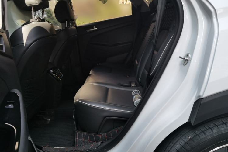 Used Hyundai Tucson 2020 280TGDi Two-Wheel-Drive GL Comfort Edition China VI Standard Left Rear Seat
