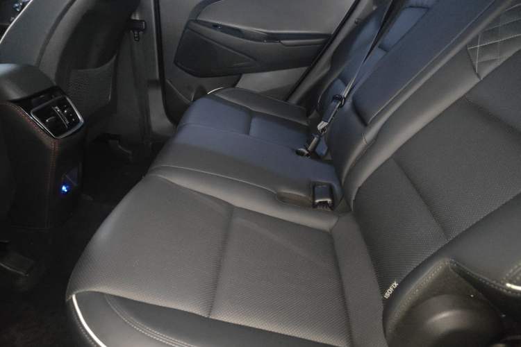 Used Hyundai Tucson 2020 280TGDi Two-Wheel-Drive GLS Fashion Edition China VI Standard Left Rear Seat