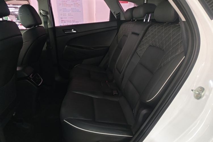 Used Hyundai Tucson 2020 280TGDi Two-Wheel-Drive GLS Fashion Edition China VI Standard Left Rear Seat