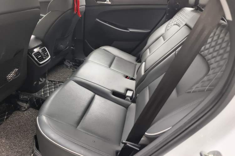 Used Hyundai Tucson 2020 280TGDi Dual-Clutch Two-Wheel Drive Fashion Edition China V Standard Left Rear Seat