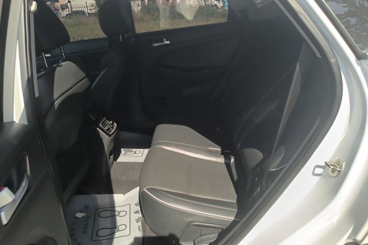 Used Hyundai Tucson 2020 280TGDi Two-Wheel-Drive GLS Fashion Edition China VI Standard Left Rear Seat