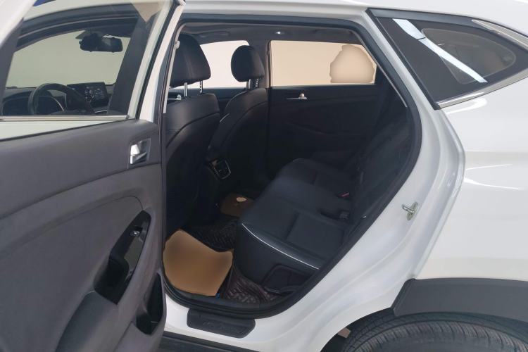 Used Hyundai Tucson 2020 280TGDi Two-Wheel-Drive GLS Fashion Edition China VI Standard Left Rear Seat