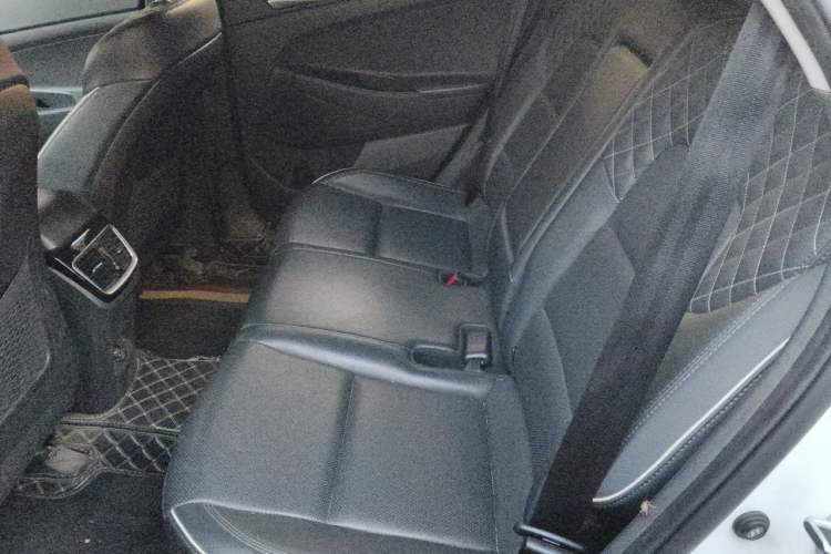Used Hyundai Tucson 2020 280TGDi Dual-Clutch Two-Wheel Drive Fashion Edition China V Standard Left Rear Seat