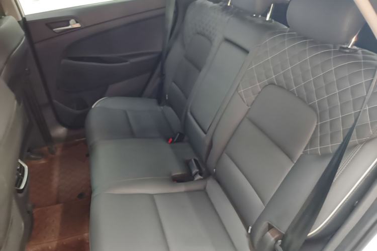 Used Hyundai Tucson 2020 280TGDi Two-Wheel-Drive GLS Smart Connectivity Version China VI Standard Left Rear Seat