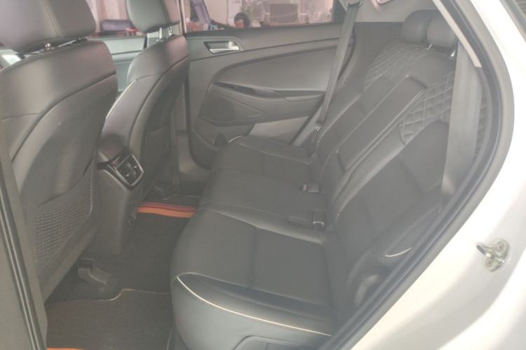 Used Hyundai Tucson 2020 280TGDi Two-Wheel-Drive GLS Smart Connectivity Version China VI Standard Left Rear Seat