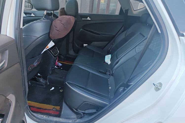Used Hyundai Tucson 2020 280TGDi Two-Wheel-Drive GLS Fashion Edition China VI Standard Left Rear Seat