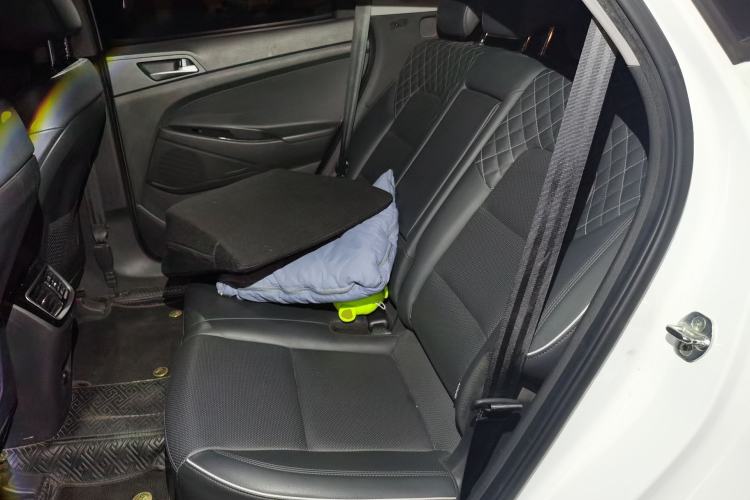 Used Hyundai Tucson 2020 280TGDi Two-Wheel-Drive GLS Fashion Edition China VI Standard Left Rear Seat