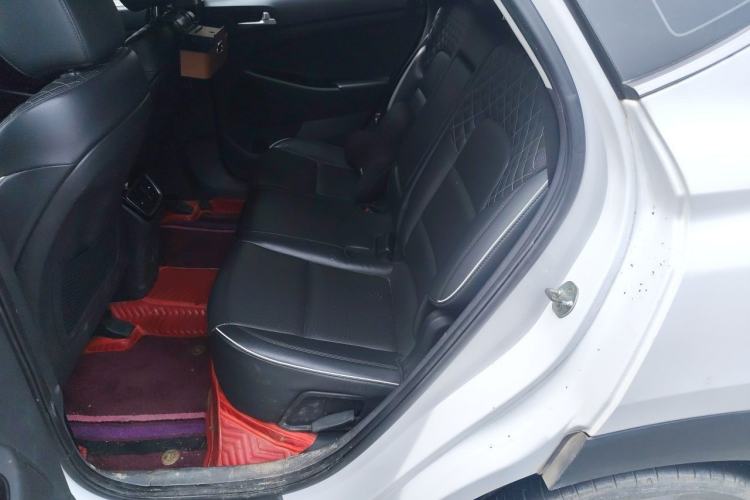 Used Hyundai Tucson 2020 280TGDi Two-Wheel-Drive GLS Smart Connectivity Version China VI Standard Left Rear Seat