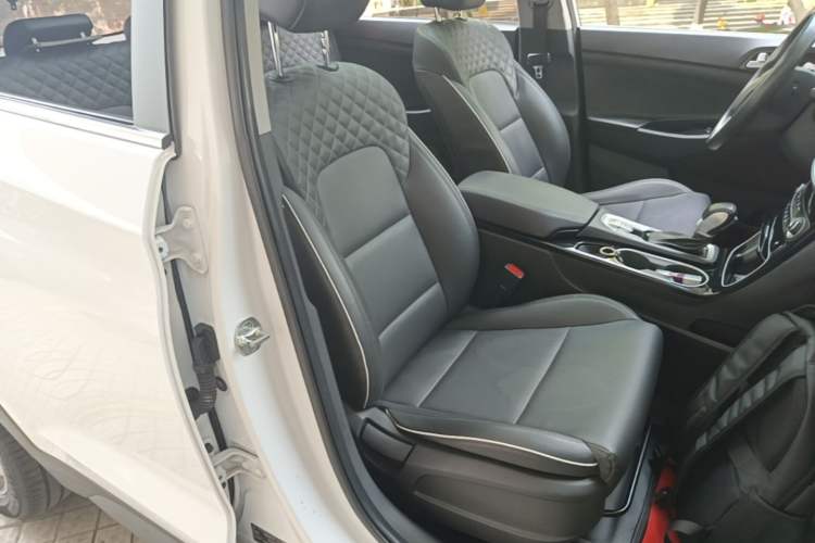 Used Hyundai Tucson 2020 280TGDi Two-Wheel-Drive GLS Fashion Edition China VI Standard Right Front Seat