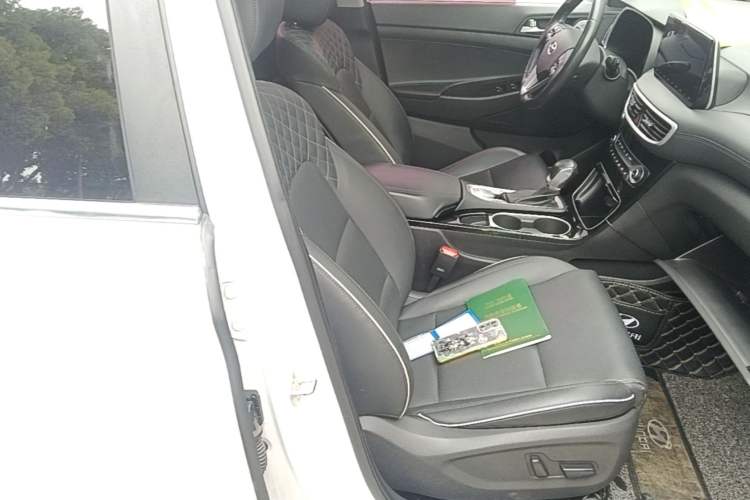 Used Hyundai Tucson 2020 280TGDi Two-Wheel-Drive GLS Smart Connectivity Version China VI Standard Right Front Seat