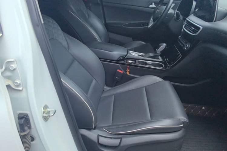 Used Hyundai Tucson 2020 280TGDi Two-Wheel-Drive GLS Fashion Edition China VI Standard Right Front Seat