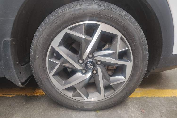 Used Hyundai Tucson 2020 280TGDi Two-Wheel-Drive GLS Smart Connectivity Version China VI Standard Right Front Wheel Hub