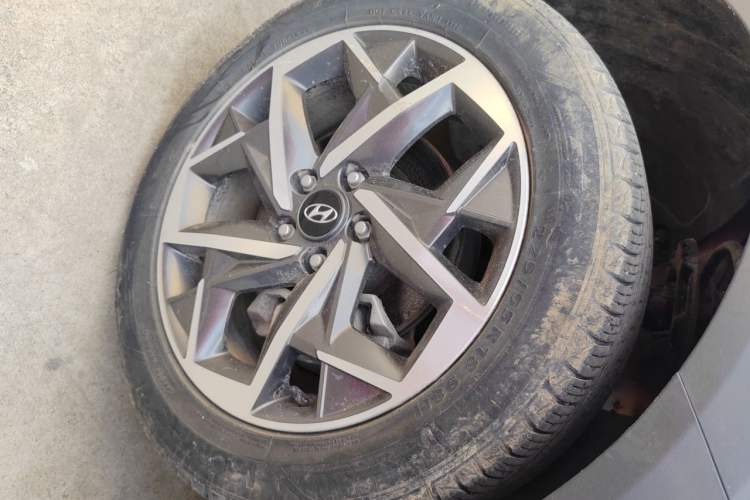 Used Hyundai Tucson 2020 280TGDi Two-Wheel-Drive GLS Smart Connectivity Version China VI Standard Right Front Wheel Hub