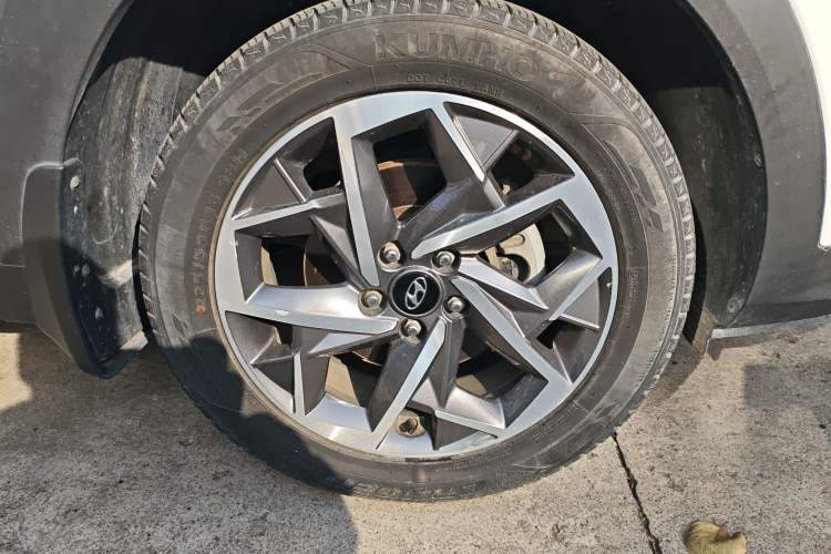 Used Hyundai Tucson 2020 280TGDi Two-Wheel-Drive GLS Smart Connectivity Version China VI Standard Right Front Wheel Hub