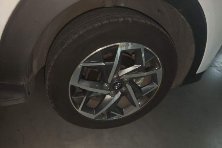 Used Hyundai Tucson 2020 280TGDi Two-Wheel-Drive GLS Smart Connectivity Version China VI Standard Right Front Wheel Hub