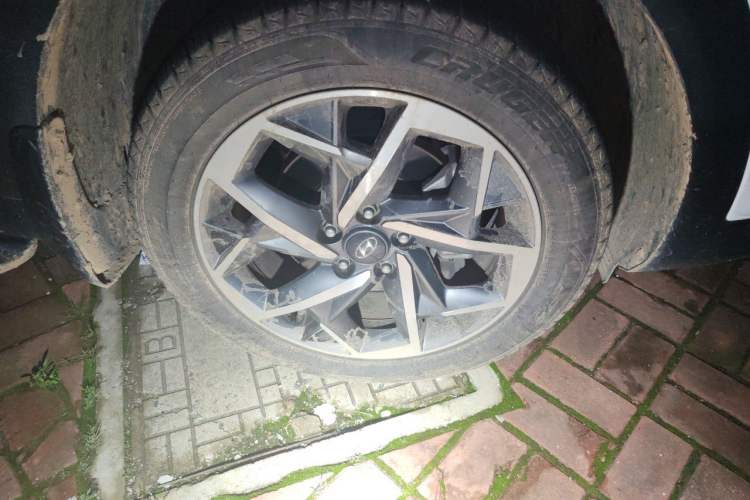 Used Hyundai Tucson 2020 280TGDi Two-Wheel-Drive GLS Smart Connectivity Version China VI Standard Right Front Wheel Hub