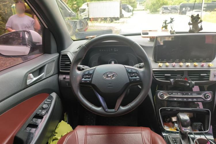 Used Hyundai Tucson 2020 280TGDi Two-Wheel-Drive GLS Fashion Edition China VI Standard Steering Wheel