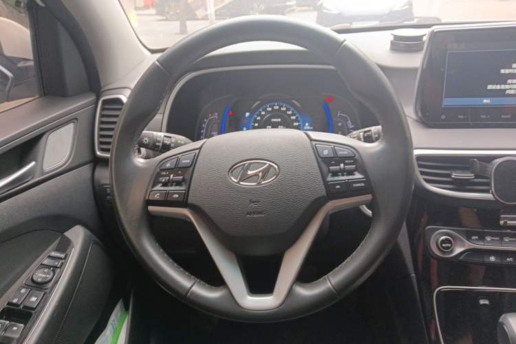Used Hyundai Tucson 2020 280TGDi Two-Wheel-Drive GLS Fashion Edition China VI Standard Steering Wheel