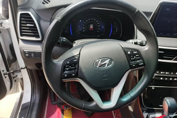 Used Hyundai Tucson 2020 280TGDi Two-Wheel-Drive GLS Fashion Edition China VI Standard Steering Wheel