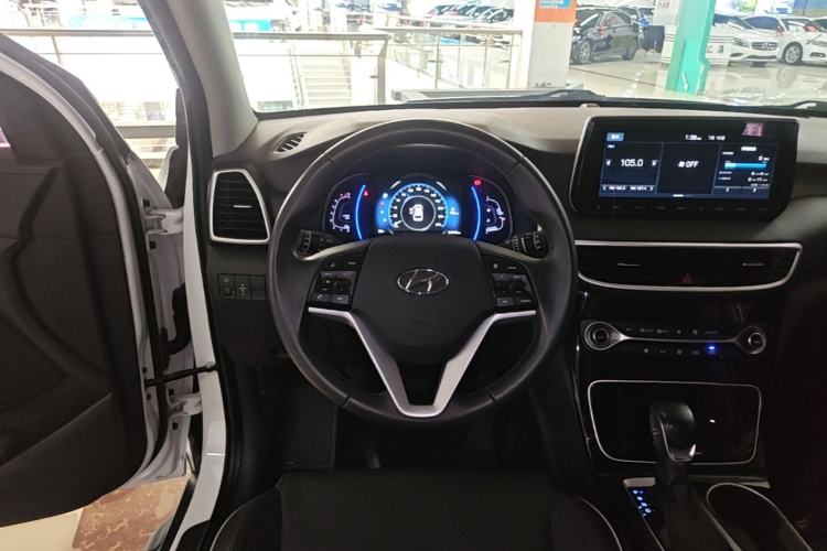 Used Hyundai Tucson 2020 280TGDi Two-Wheel-Drive GLS Fashion Edition China VI Standard Steering Wheel