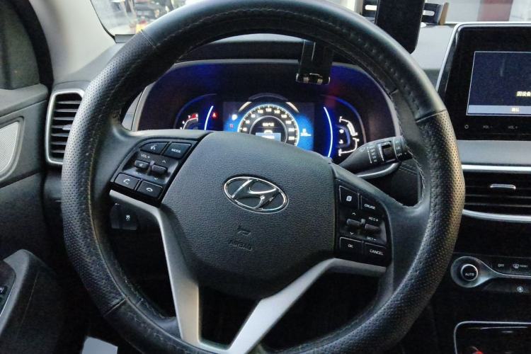 Used Hyundai Tucson 2020 280TGDi Dual-Clutch Two-Wheel Drive Fashion Edition China V Standard Steering Wheel