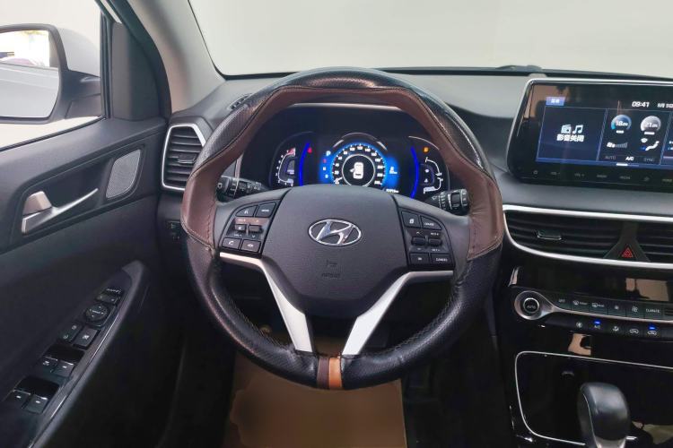 Used Hyundai Tucson 2020 280TGDi Two-Wheel-Drive GLS Fashion Edition China VI Standard Steering Wheel