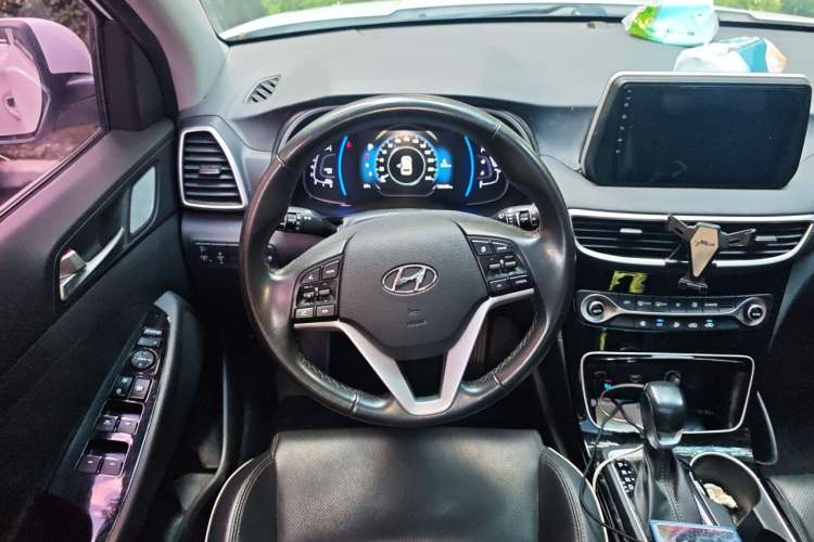 Used Hyundai Tucson 2020 280TGDi Two-Wheel-Drive GLS Fashion Edition China VI Standard Steering Wheel