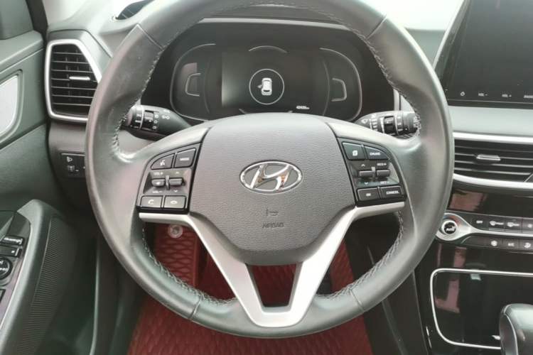 Used Hyundai Tucson 2020 280TGDi Two-Wheel-Drive GLS Fashion Edition China VI Standard Steering Wheel