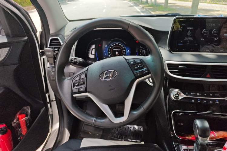 Used Hyundai Tucson 2020 280TGDi Two-Wheel-Drive GLS Fashion Edition China VI Standard Steering Wheel