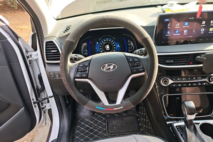 Used Hyundai Tucson 2020 280TGDi Two-Wheel-Drive GLS Smart Connectivity Version China VI Standard Steering Wheel