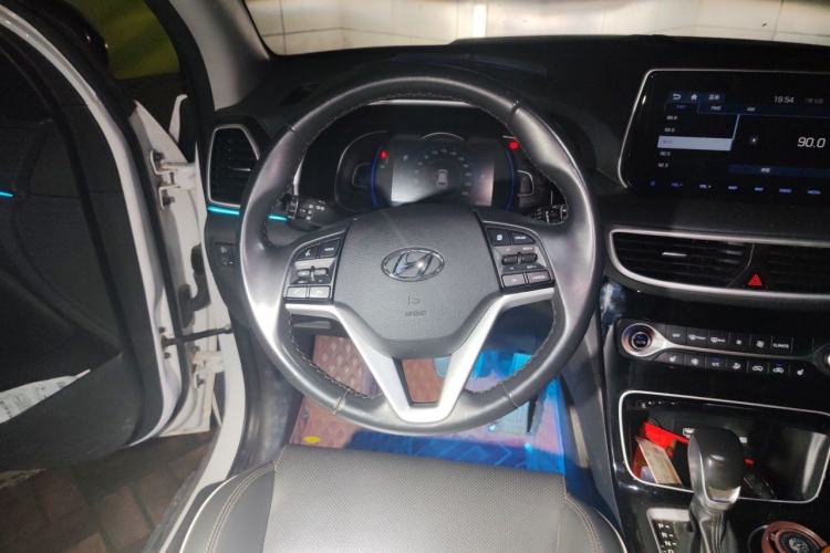 Used Hyundai Tucson 2020 280TGDi Two-Wheel-Drive GLS Smart Connectivity Version China VI Standard Steering Wheel