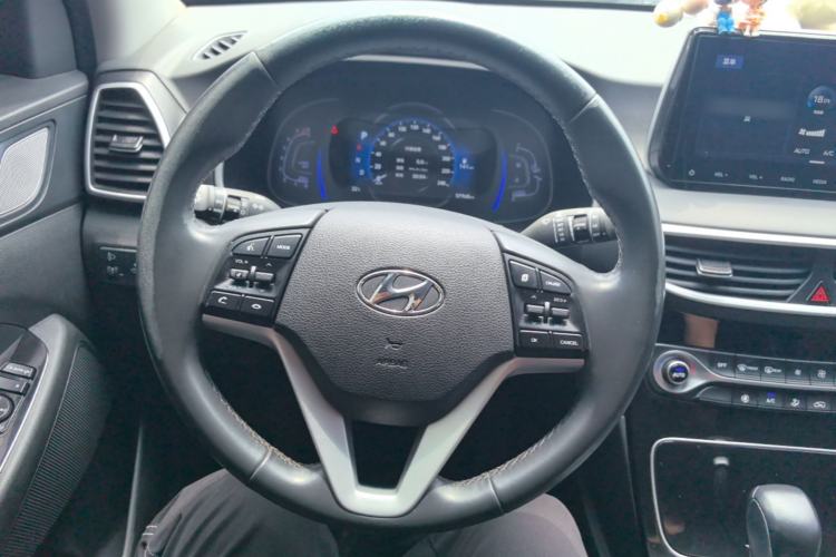 Used Hyundai Tucson 2020 280TGDi Two-Wheel-Drive GLS Fashion Edition China VI Standard Steering Wheel