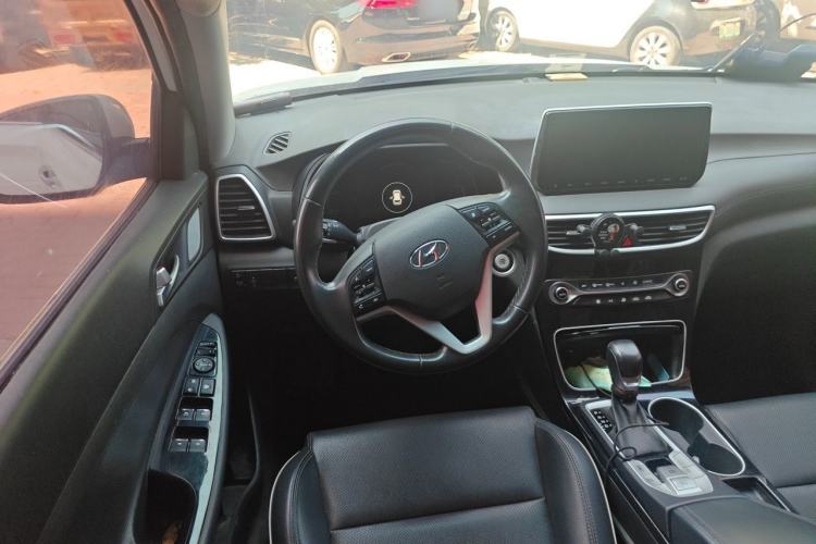 Used Hyundai Tucson 2020 280TGDi Two-Wheel-Drive GLS Fashion Edition China VI Standard Steering Wheel