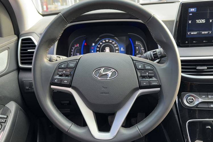 Used Hyundai Tucson 2020 280TGDi Two-Wheel-Drive GLS Fashion Edition China VI Standard Steering Wheel