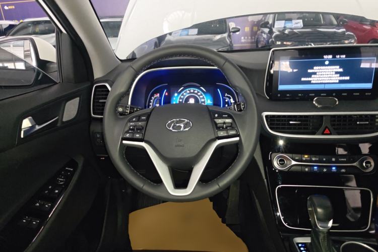 Used Hyundai Tucson 2020 280TGDi Two-Wheel-Drive GLS Fashion Edition China VI Standard Steering Wheel